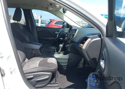 2014 Jeep Cherokee Latitude z USA, uszkodzony, nr VIN 1C4PJLCS3EW217119